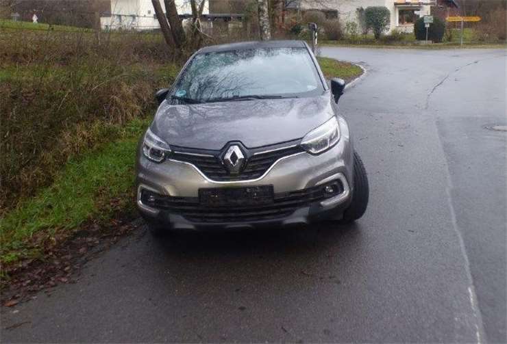 In dem sichergestellten Auto wurde die Leiche einer Frau entdeckt. Fotos: Polizei