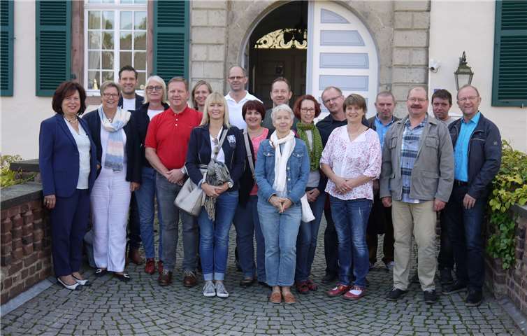 In den 25 Jahren Partnerschaft kam es zu vielen Besuchen von Vereinen, Ratsmitgliedern und mehr. Privat