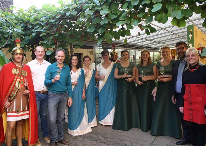 In den Höfen und Kellern traf man sich im Ortsteil Ellerzum gemeinsamen Feiern bei kulinarischen Gaumenfreuden. Fotos: TE