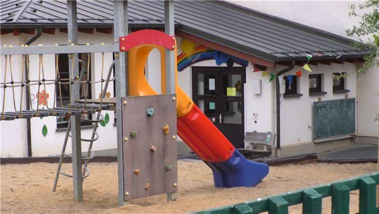 In den Jahren 2012/2013 soll es zu Misshandlungen von Kindern in der Kita „Regenbogen“ in Antweiler gekommen sein. Foto: Archiv/CF