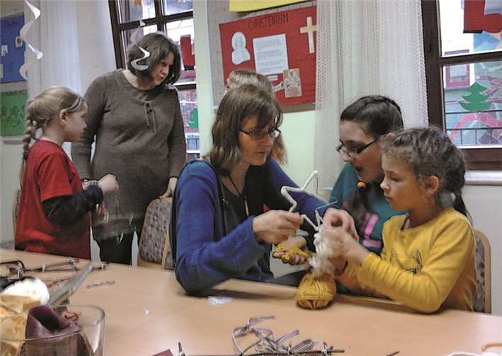 In den Klassenräumen der Grundschule Niederburg Kobern-Gondorf gab es verschiedene ansprechende Bastelangebote. privat