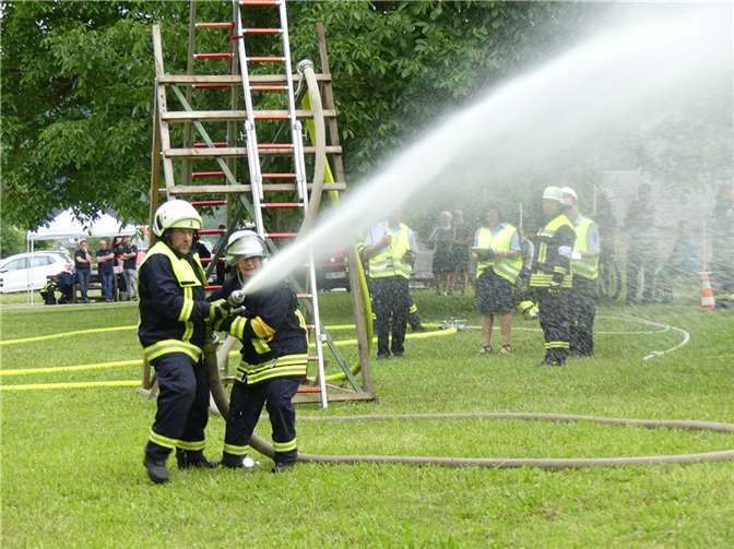 In den Moselanlagen von Poltersdorf fand die Abnahme der Leistungsprüfungen unter improvisierten Einsatzbedingungen statt.