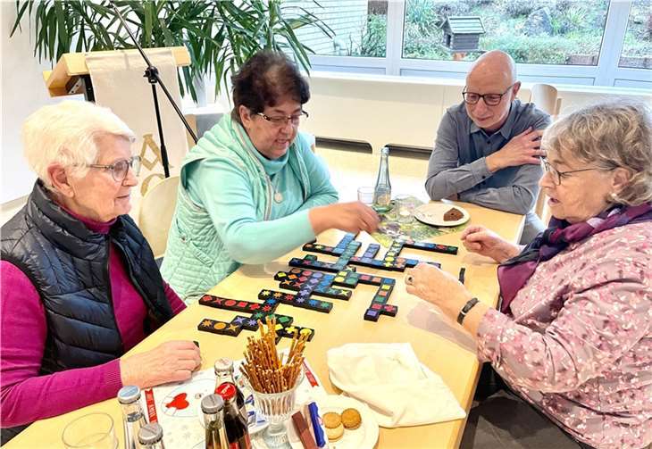 In den Räumen des evangelischen Gemeindezentrums in der Uhlandstraße traf man sich zum Spielen und Plaudern.  Foto: VG Maifeld