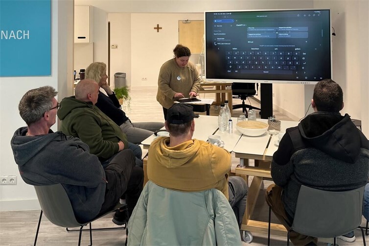 In den Räumlichkeiten des PIKSL Labor Andernach findet ab dem 20.10.2026 eine kostenlose Workshop-Reihe zum Thema Künstliche Intelligenz statt. Diese richtet sich an Menschen mit Behinderung und unterstützende Fachkräfte.