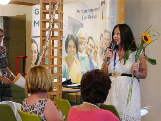 „In den Schuhen des Anderen gehen“: Pflegetag thematisiert Demenz und innovative Pflegeansätze. Foto: Kerstin Güntzel/Verbundkrankenhaus Linz-Remagen