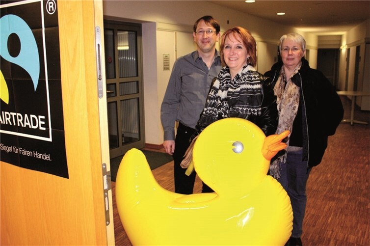 In den Sitzungssaal des VG-Rates durfte die Quietsche-Ente nicht und auch vom Schwimmen im Freibad kann sie mit dem bislang FFU nur träumen. DL