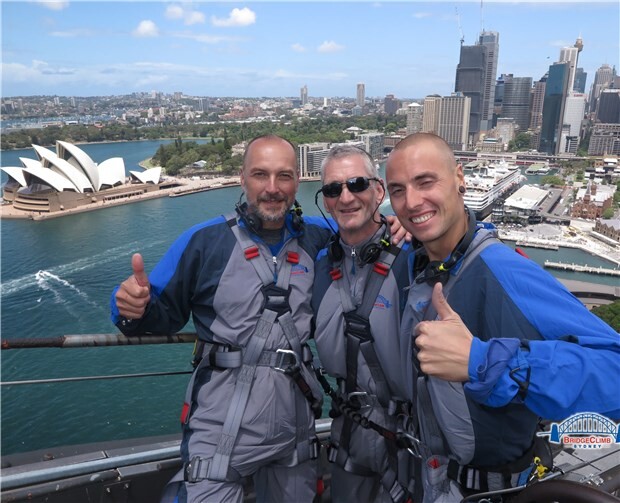 In den ersten Tagen Erkundungstour auf der Harbour Bridge in Sydney. Privat
