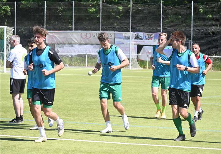 In den ersten Trainingseinheiten floss schon gehörig der Schweiß.