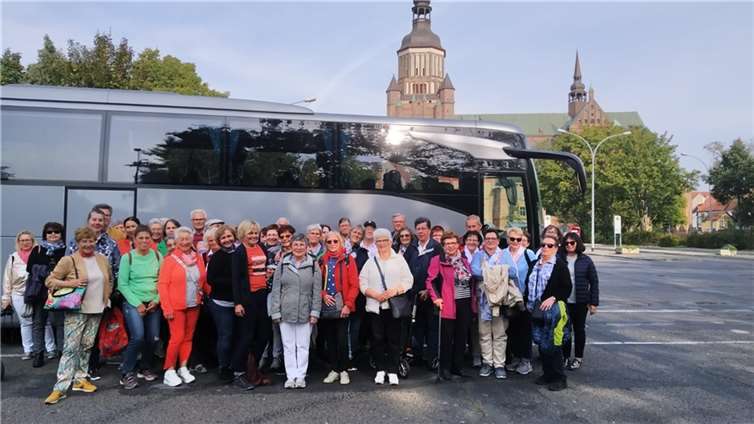 In den frühen Morgenstunden des 18. September startete ein komfortabler Bus zu seiner fast 800 Kilometer langen Tour auf Deutschlands größte Insel. Foto: privat