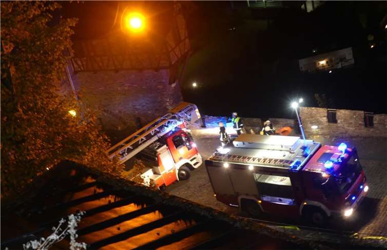 In den historischen Gemäuern der Cochemer Reichsburg führten Feuerwehr und DRK eine gemeinsame Großübung durch.Fotos: TE