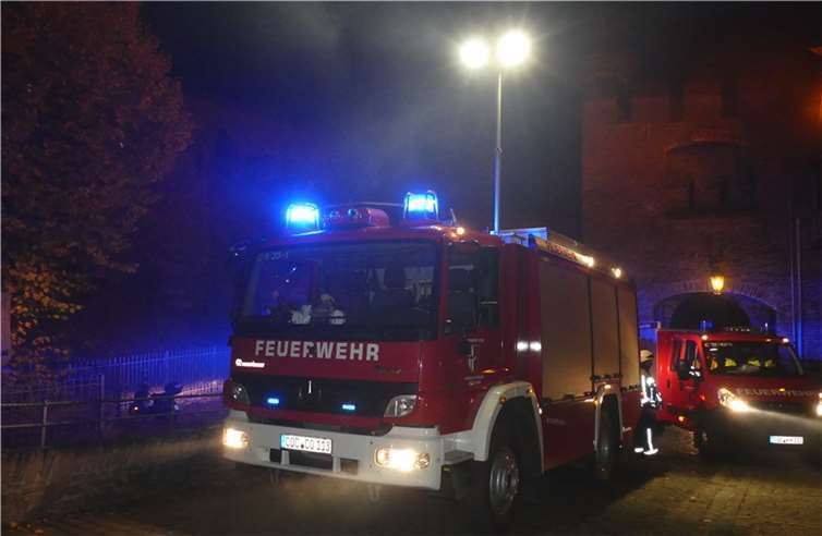 In den historischen Gemäuern der Cochemer Reichsburg führten Feuerwehr und DRK eine gemeinsame Großübung durch.Fotos: TE