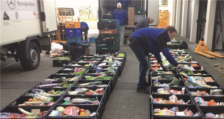 In den jeweiligen Ausgabestellen stehen für die Bedürftigen nunmehr fertig gepackte Kisten bereit. Foto: Privat