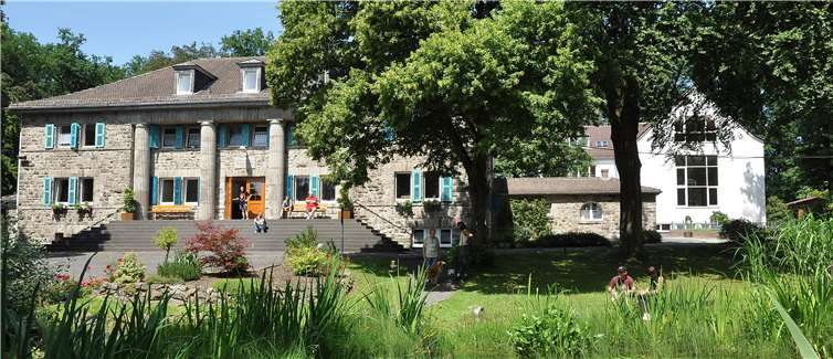 In den kommenden Monaten steht die Armut mit ihren Ursachen und Erscheinungsformen im Westerwald im Mittelpunkt der Veranstaltungen des Forums Soziale Gerechtigkeit – ein Gastgeber bei der „Armutsrundreise“ durch den Kreis ist das Sucht-Fachkrankenhaus Vielbach.Foto: privat