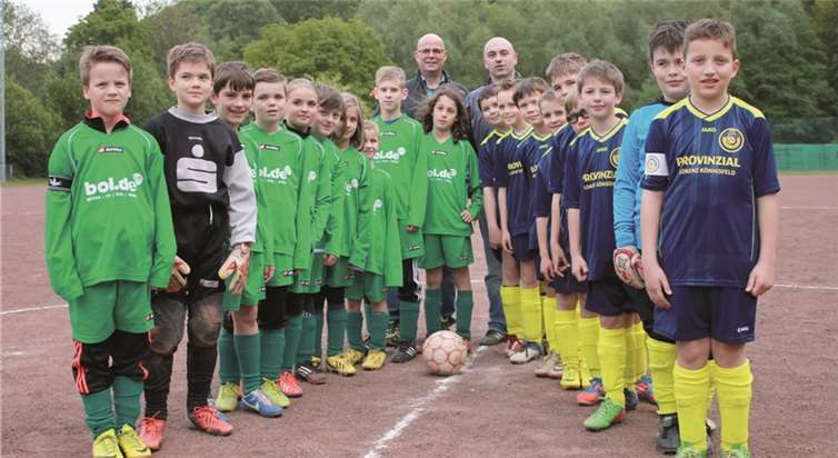 In den neuen Trikots der Provinzial-Versicherung Altenahr fuhren die jungen Fußballer der JSG Dernau/Kreuzberg/Mayschoß II einen klaren Sieg ein. privat