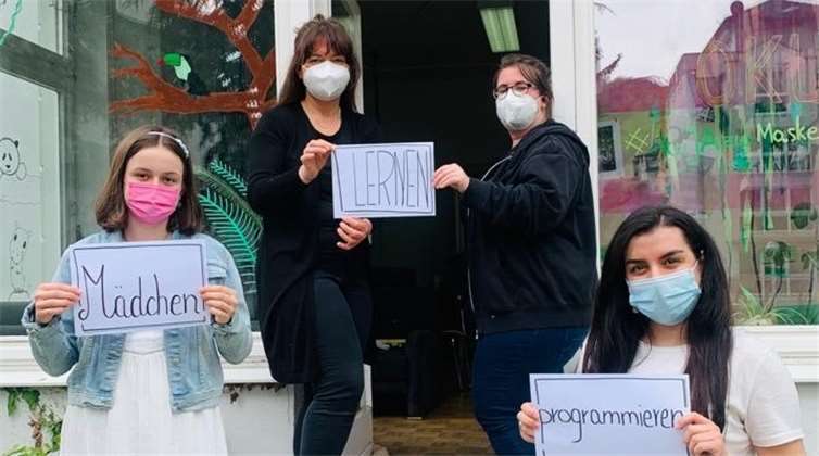 In den vier Workshops im Juni können Mädchen die Grundzüge des Codens erlernen. Foto: Stadtverwaltung