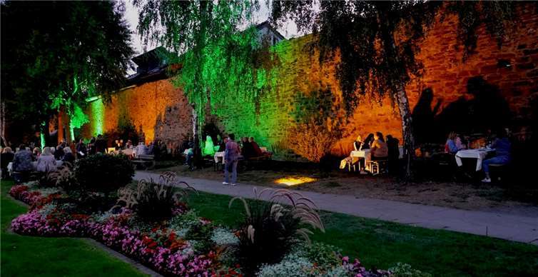 In den wunderschön illuminierten historischen Mauern des Klosters Calvarienberg fand die Eröffnungsveranstaltung statt.