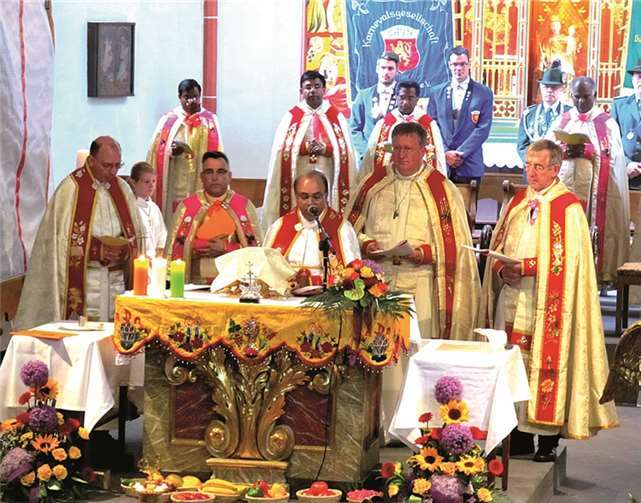 In der Abteikirche in Sayn wurde der Festgottesdienst für Pater Norbert Maliekal im Syromalabarischen Ritus zelebriert. PS