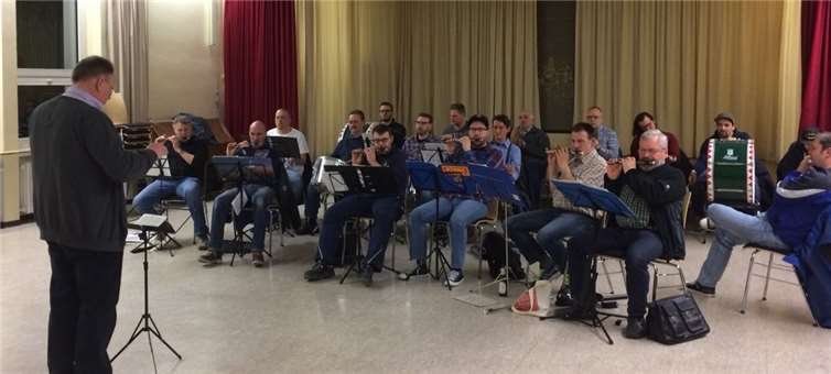 In der Aloisius- Grundschule proben die Spielleute der Ahrweiler Bürgerschützen. Privat