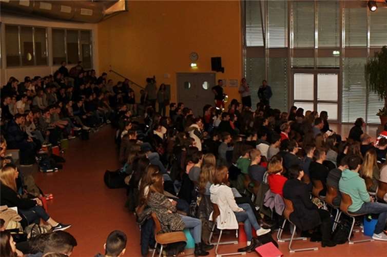 In der Aula des Mons Tabor Gymnasiums könnte man am vergangenen Montag die sprichwörtliche Stecknadel eindeutig fallen hören.