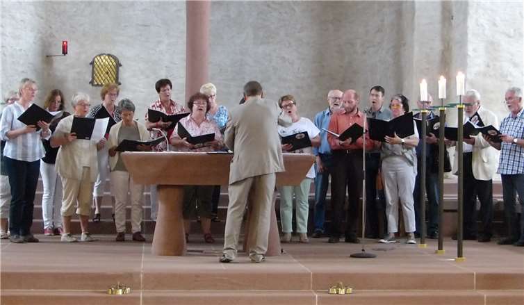 In der Basilika Schloss Johannisberg trugen die Bad Ems Singers einige Lieder vor.