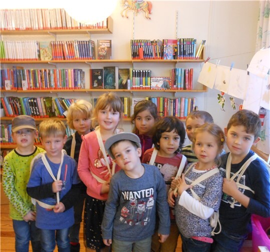 In der Bücherei lernten die Kinder alles Wichtige um das Thema Bücher. Privat