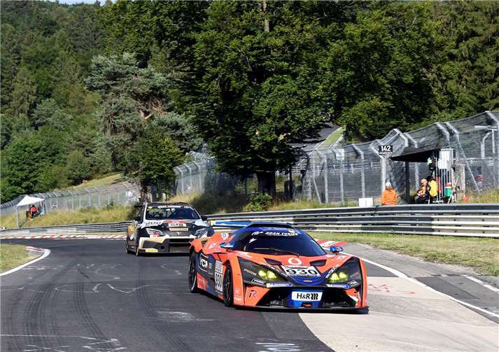 In der CUPX-Klasse fuhren die Fahrer der Startnummer 930 den Sieg für das Team von Teichmann Racing ein.