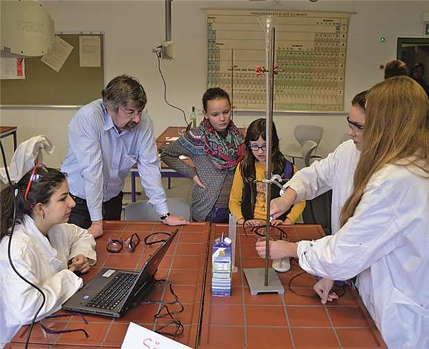 In der Chemie wurden spannende Experimente vorgeführt.