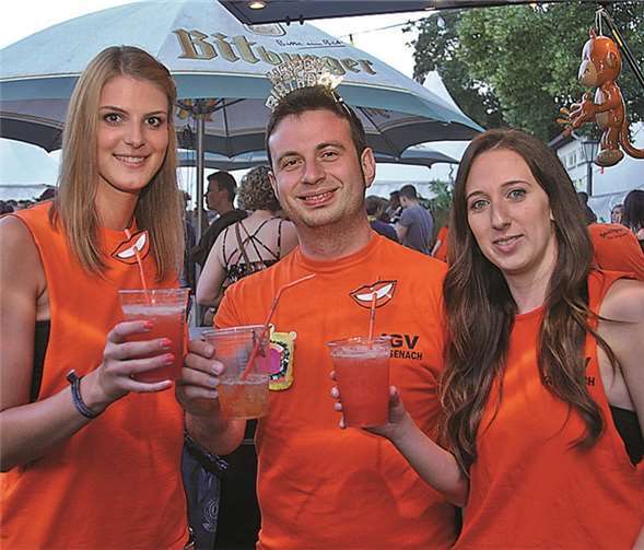 In der Cocktailbar gab es von hübschen Mädchen leckere Drinks.