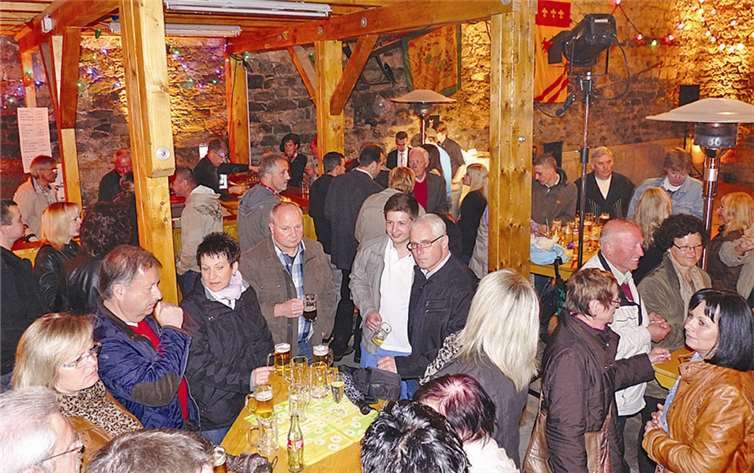 In der Dorfscheune feierten im letzten Jahr zahlreiche Besucher die Thürer Kirmes. -Archiv-SF-