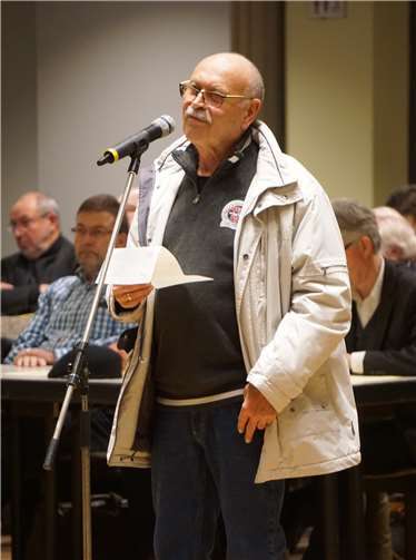 In der Einwohnerfragestunde wandten sich zwei Bürger mit ihren Anliegen an den Stadtvorstand.