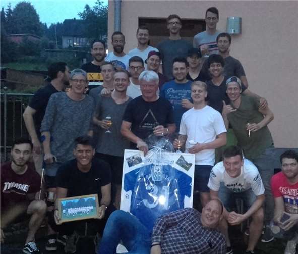 In der Gasstätte „Beim Ömmes“ feierte die SG den Saisonabschluss. privat