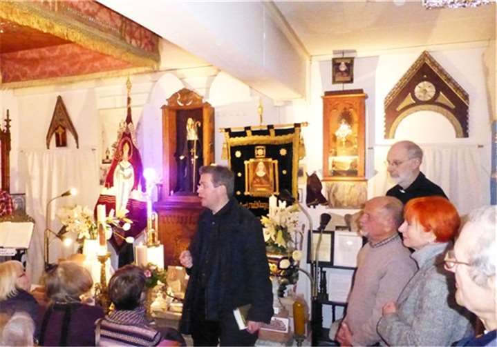 In der Gertrudiskapelle lauschte Weihbischof Ansgar Puff einer kurzen Andacht.privat