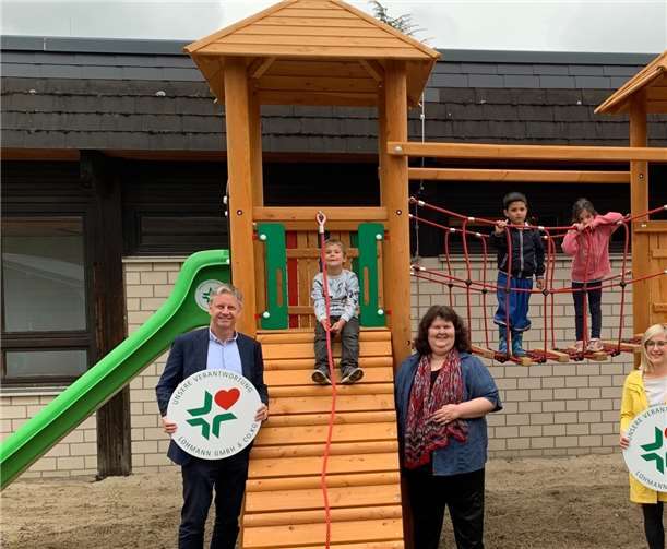 In der Integrativen Kindertagesstätte der Lebenshilfe Neuwied fand die offizielle Übergabe des neuen Klettergerüstes statt.Foto: privat