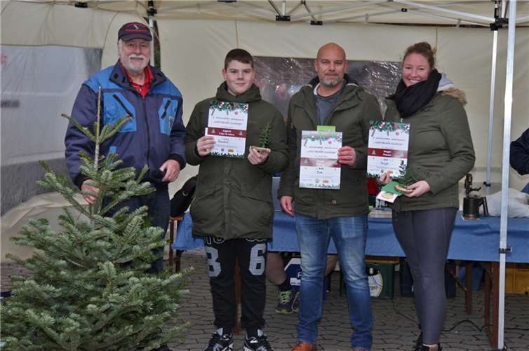 In der Jugendklassen gewann Benedict Schneider mit 4,83 Metern. Bei den Damen siegte Tanja Zaccarias mit 5,61 Metern und bei den Herren Tim Zaccarias mit 7,15 Metern.  Fotos: Richard Jaros