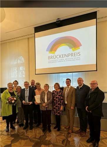 In der Kategorie „Bürgerliches Engagement aus Rheinland-Pfalz in die Welt“ ging die Auszeichnung an den Verein „Freunde helfen mit Herz - Flüchtlingshilfe für die Ukraine“ aus Heimbach-Weis in Neuwied.  Foto: privat