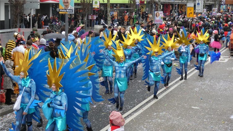 In der Kategorie „Schönste Fußgruppe“ triumphierten die Schwänscha vom Schwanenteich mit ihren „Fabelwesen“.