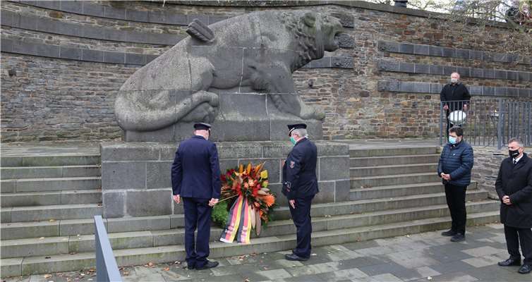 In der Kernstadt Sinzig wurde anlässlich des Volkstrauertages in dem gebotenen stillen Rahmen der Opfer der Kriege und weltweiter Konfliktherde gedacht.