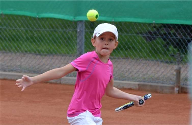 In der Klasse W10 setzte sich Katharina Weber (TC Müschenbach) durch.