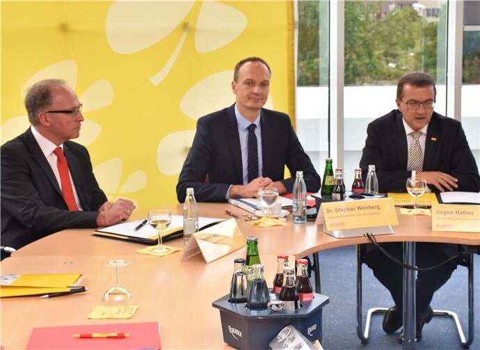 In der Koblenzer Lottozentrale wurde der Geschäftsbericht erläutert.