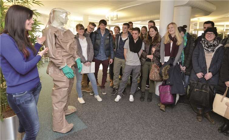 In der Kreisverwaltung ist der überörtliche Brand- und Katastrophenschutz angesiedelt. Die Schüler des Are-Gymnasiums interessierten sich für die beruflichen Perspektiven in Diensten des Kreises. Privat