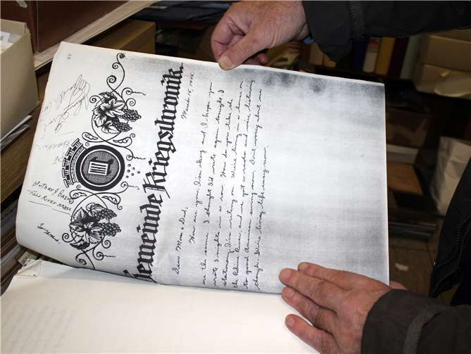 In der Kriegschronik befinden sich Briefanfänge amerikanischer Soldaten.