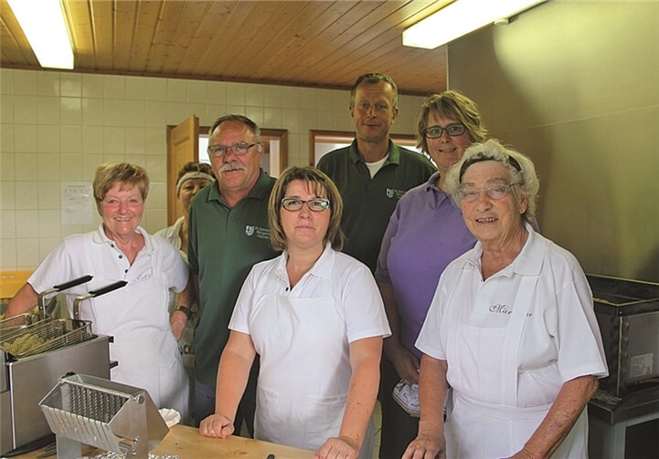 In der Küche sorgten sich die Heisterer Möhnen um das leibliche Wohl der zahlreichen Gäste.