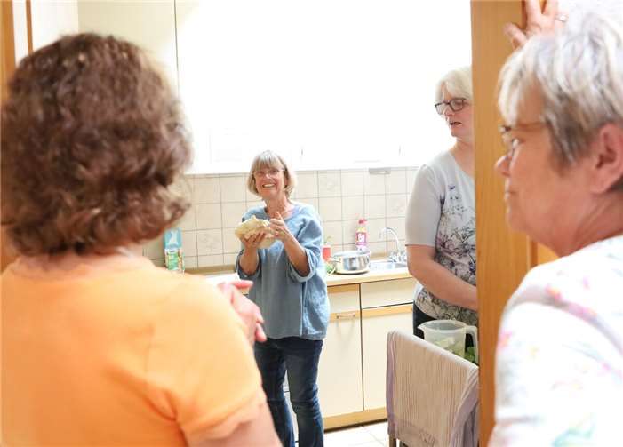 In der Küche wurde leckeres Zupfbrot gebacken.