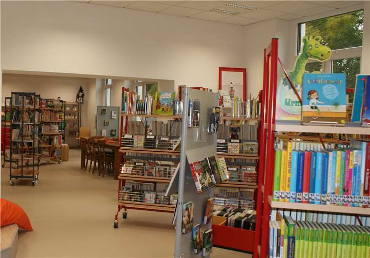 In der Lahnsteiner Bücherei. Foto: Heike Handlos / Stadtverwaltung Lahnstein)