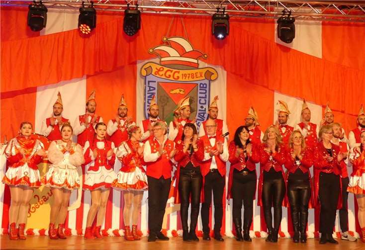 In der Landkerner Narrhalla wurde eine kunterbunte Sitzung mit vielen Höhepunkten gefeiert. Fotos: LCC