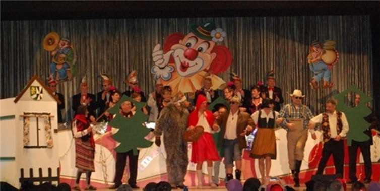 In der Löfer Sonnenring-Narrhalla wurde den zahlreichen Besuchern ein tolles Programm geboten. privat