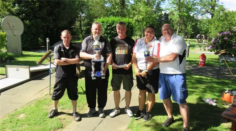 In der Mannschaftswertung belegte der MSC Bad Godesberg mit 391 Schlag Platz eins und sicherte sich somit zum dritten Mal in Folge den Wanderpokal.Fotos: privat