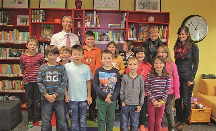 In der Mayener St. Veit-Grundschule las Sascha Monschauer den Grundschülern vor.
