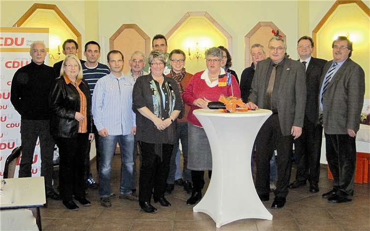 In der Mitgliederversammlung des CDU-Ortsverbandes Plaidt wurde der Vorsitzende Rudolf Mürtz (3. v. r.) mit 95 Prozent der Stimmen wiedergewählt. privat