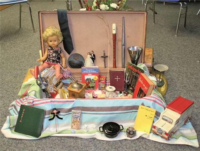 In der Mitte des Raumes stand ein „Koffer der Erinnerungen“.Privat